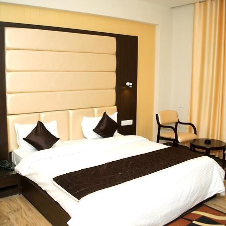 Hotel Lavanya Palace Ratlam Екстер'єр фото