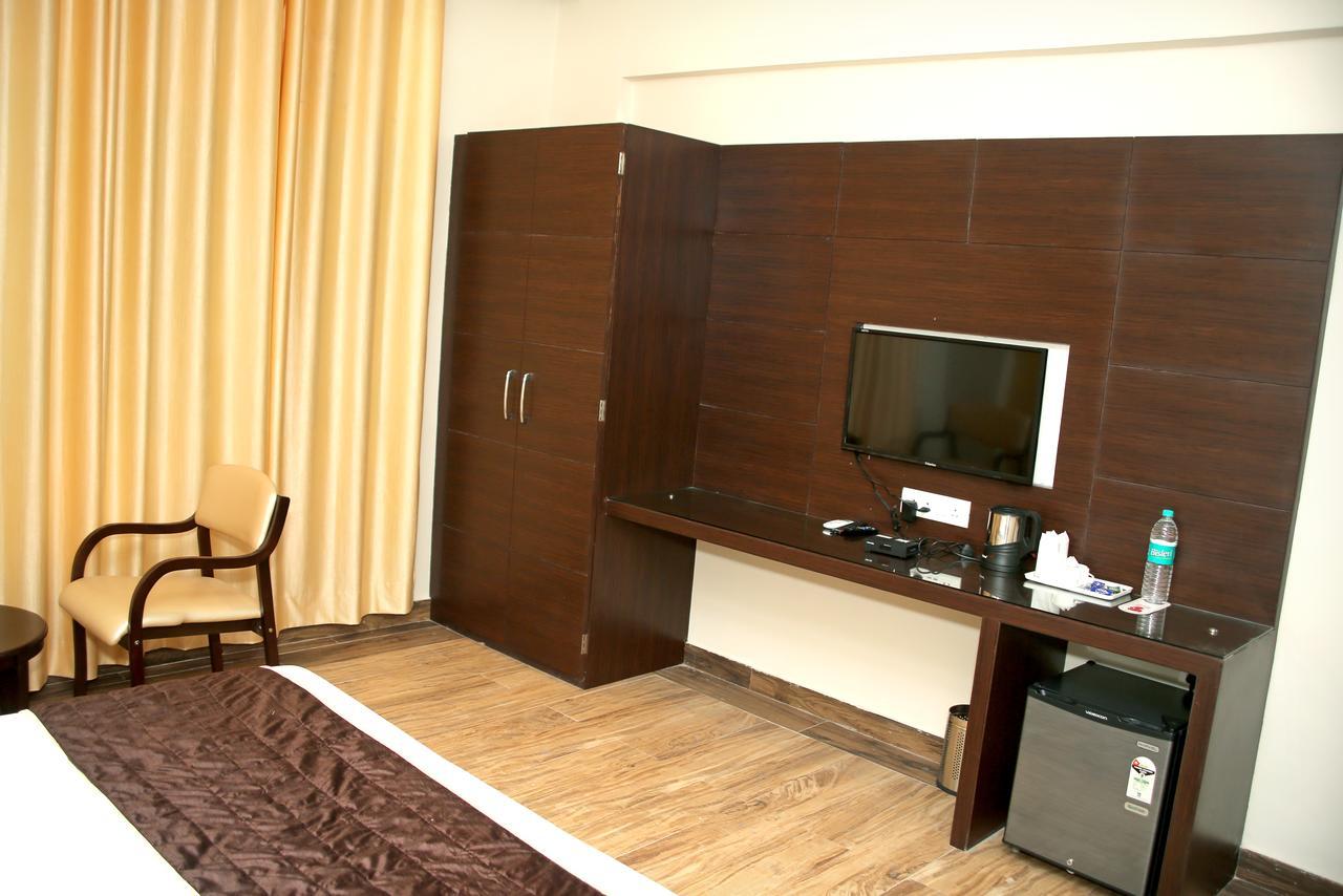 Hotel Lavanya Palace Ratlam Екстер'єр фото