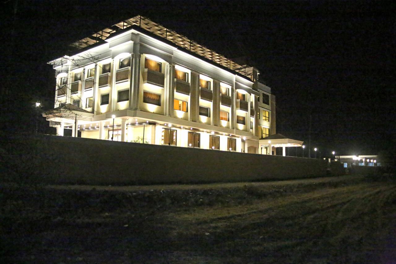 Hotel Lavanya Palace Ratlam Екстер'єр фото