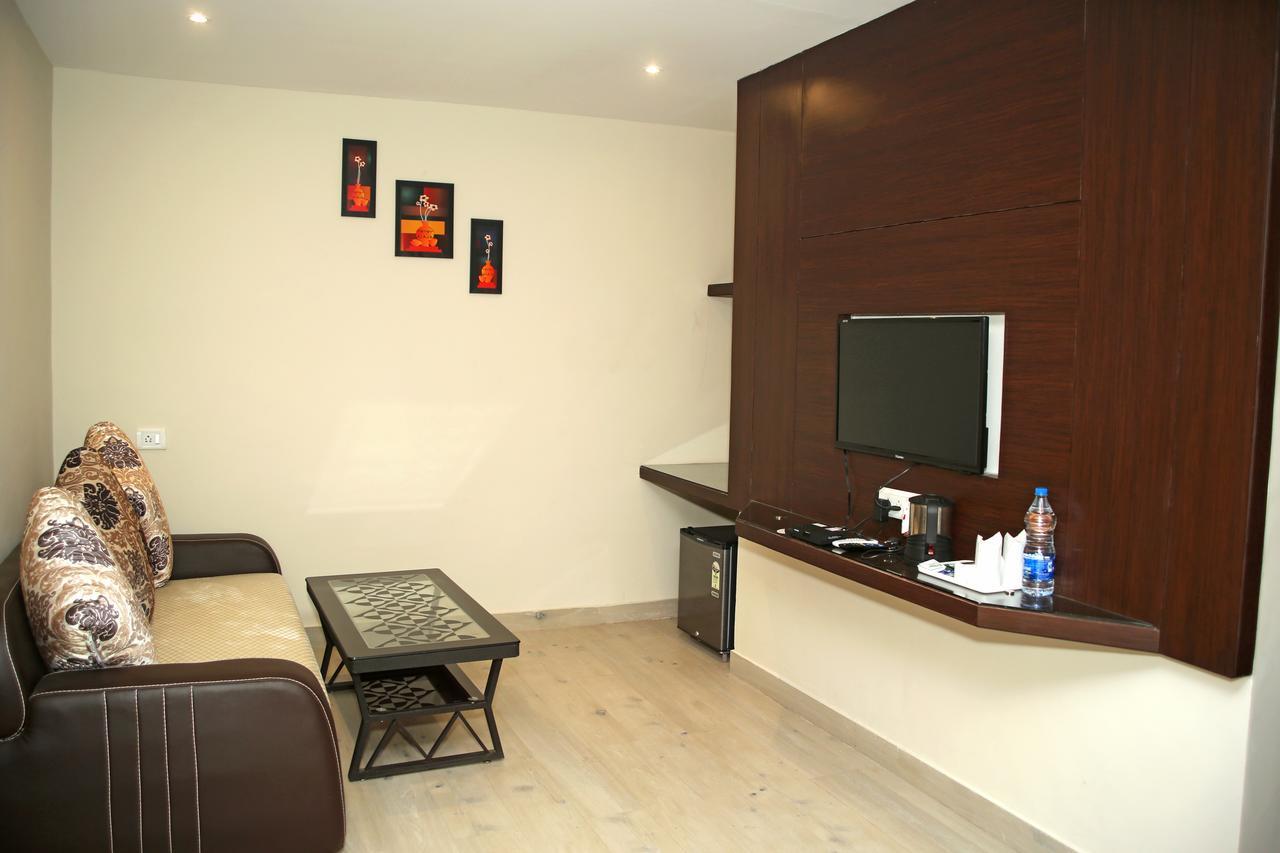 Hotel Lavanya Palace Ratlam Екстер'єр фото