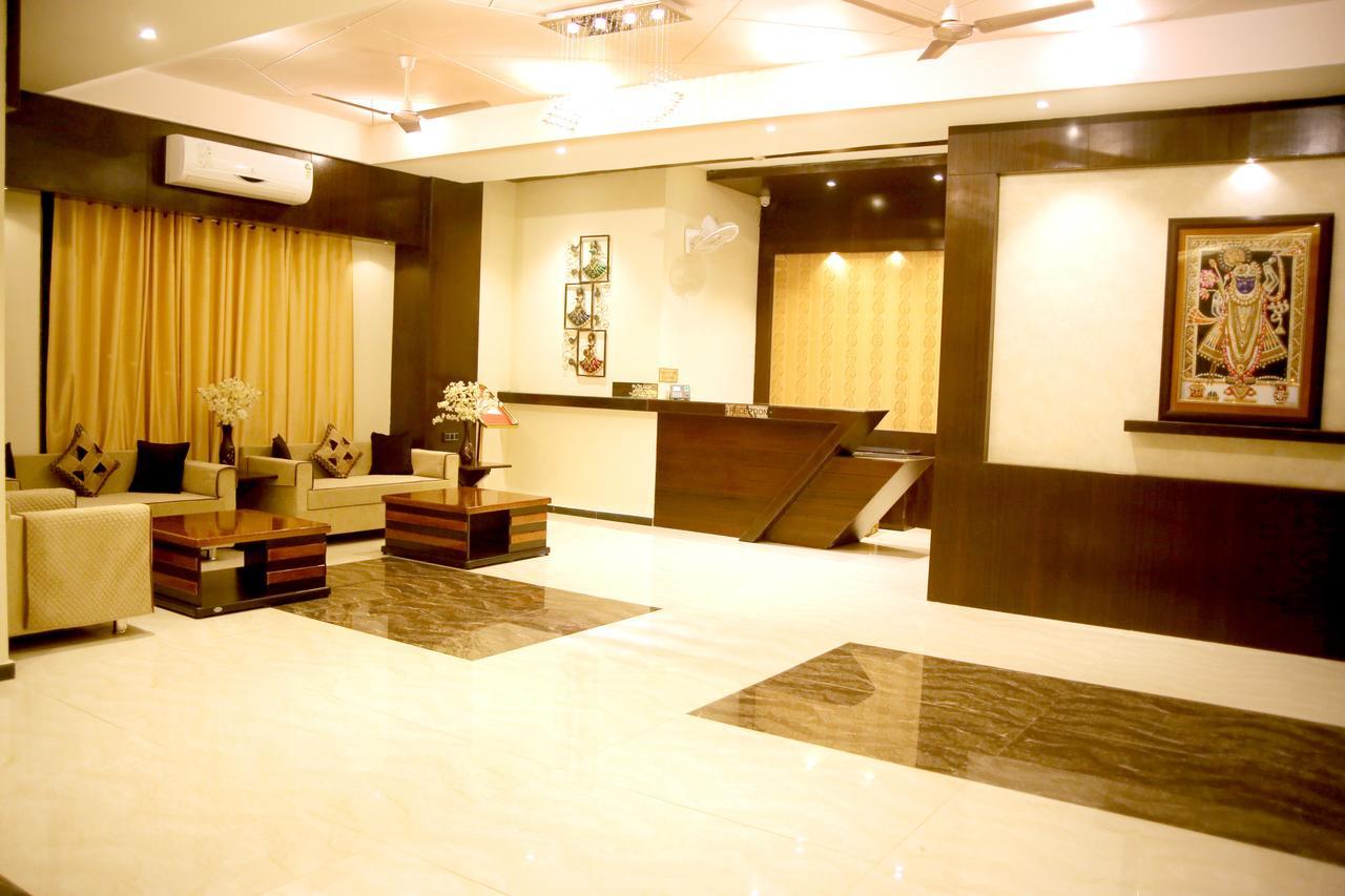 Hotel Lavanya Palace Ratlam Екстер'єр фото